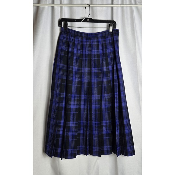 Pendleton Dresses & Skirts - Vintage Pendleton Plaid Wool Purple Black Jacquard Small Pleated Midi Skirt USA